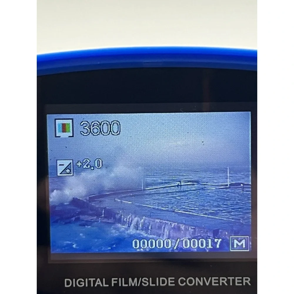 VuPoint Solutions Digital Film Slide Converter 35mm Negatives SD Card FC-C520-VP